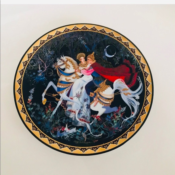 New Signed Plate Royal Kingdom Thailand 22k gold
